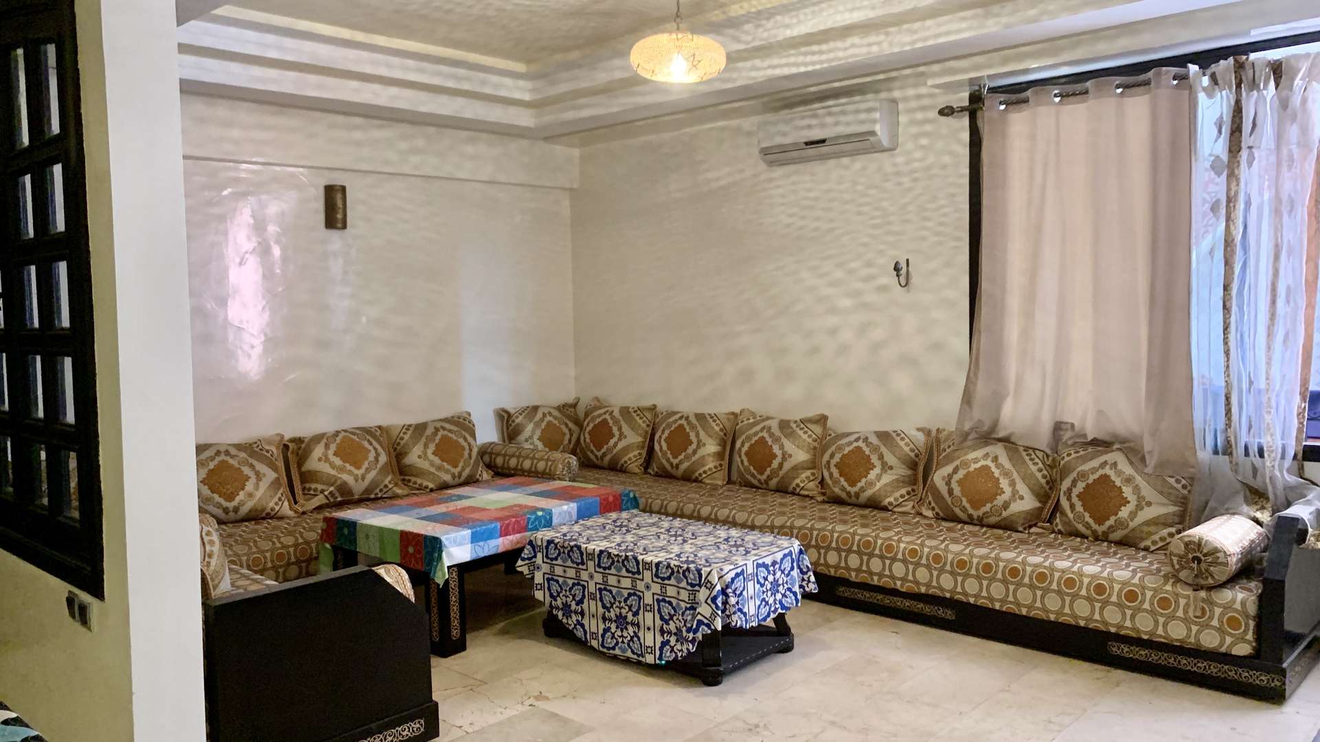 Vente,Appartement,Appartement à l'achat à Guéliz. Surface de 112.0 m². Prestation de conciergerie, air conditionné,Marrakech,Guéliz