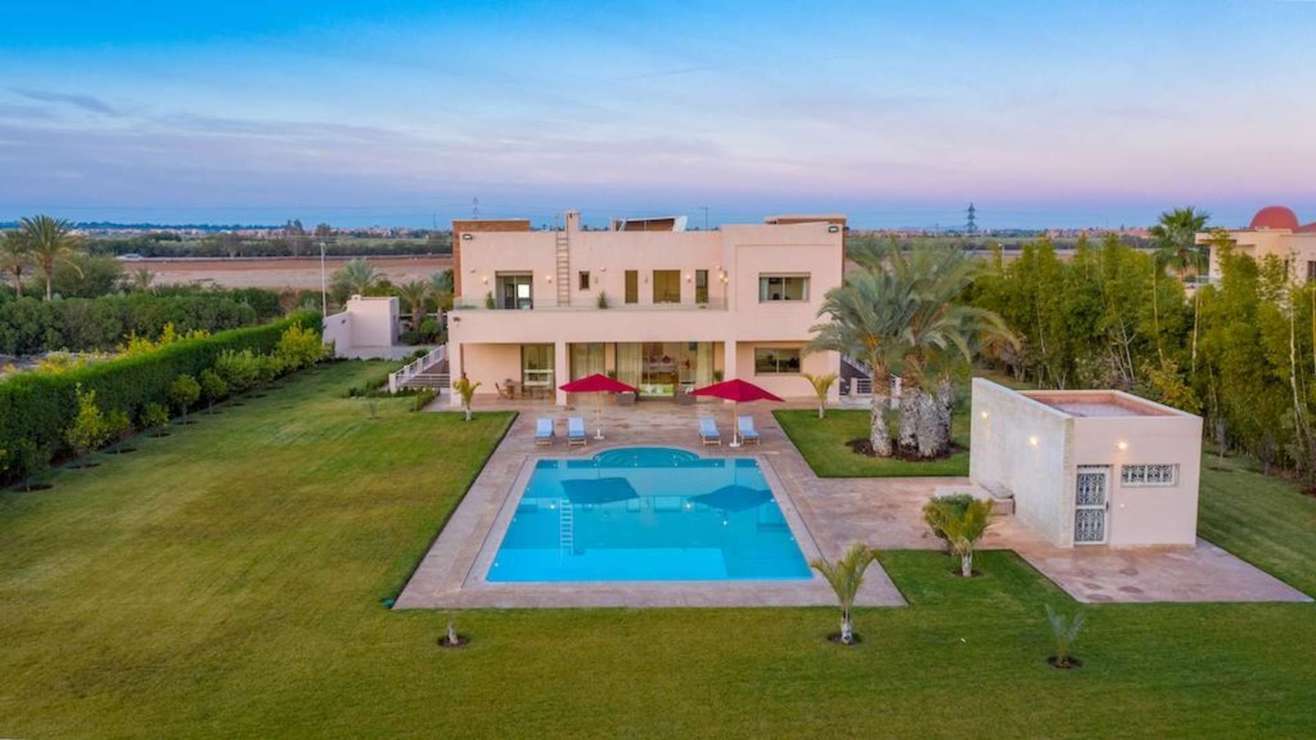 Location de vacances,Villa,Superbe villa 6 chambres avec piscine privée à Marrakech ,Marrakech,Route d'Ouarzazate