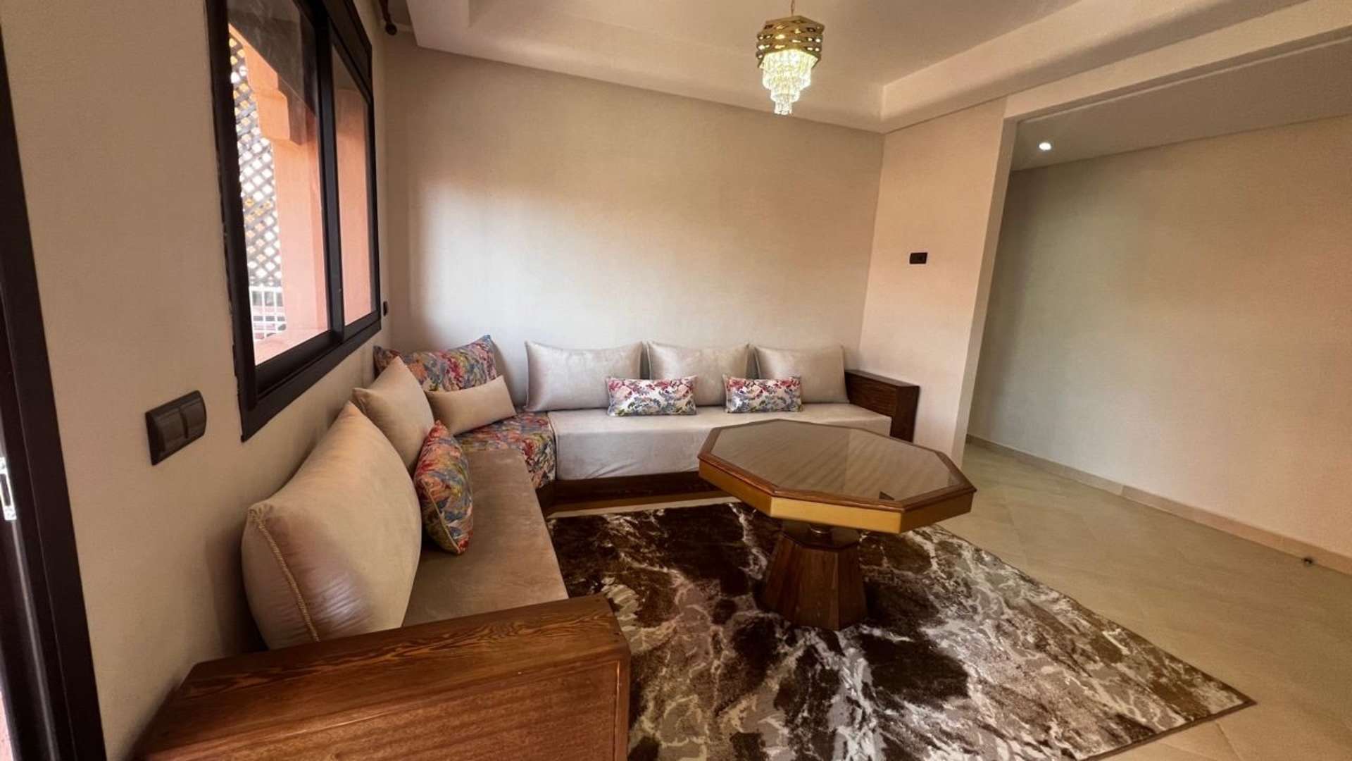 Location longue durée ,Appartement,À Louer : Appartement de 1 Chambre avec Salon et Terrasse dans Résidence Sécurisée avec Piscine,Marrakech,Palmeraie