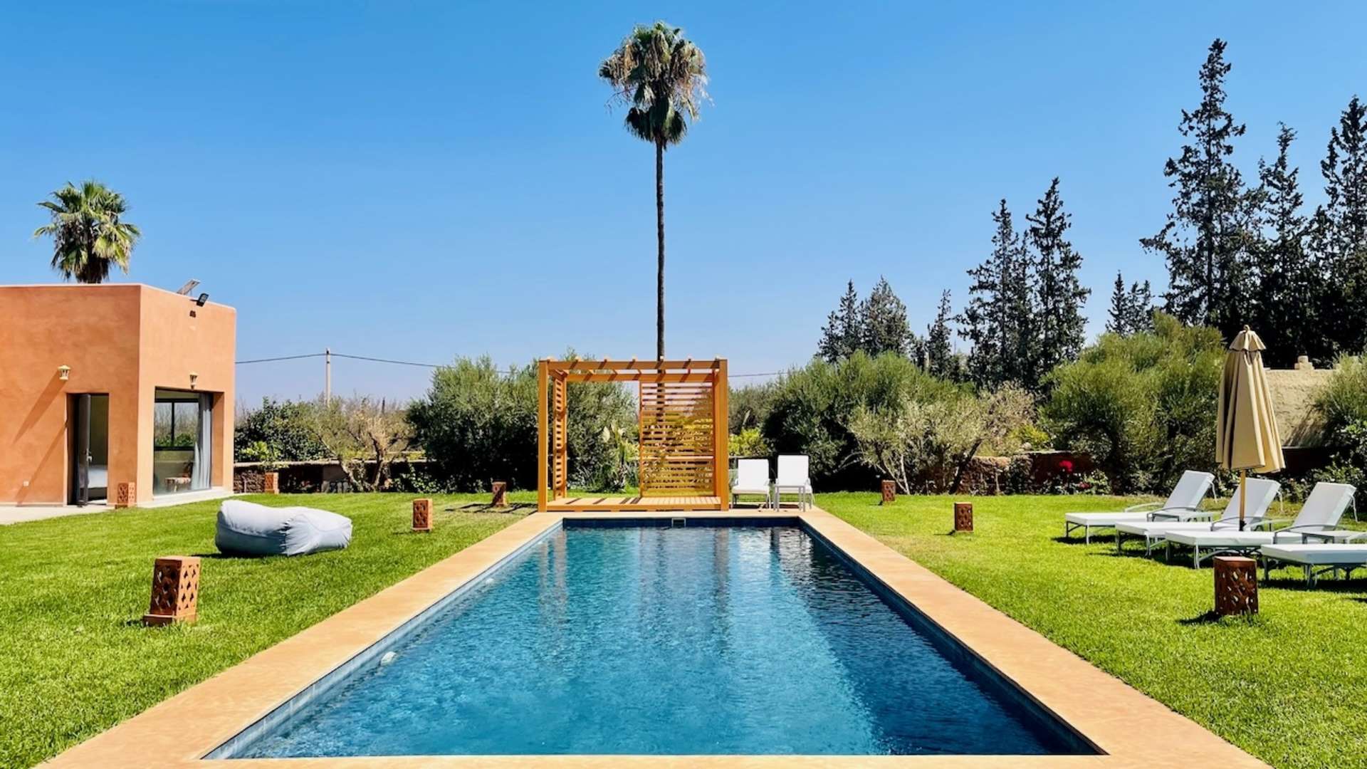 Location longue durée ,Villa,Villa Neuve Meublée de 5 suites avec Hammam Beldi construite sur 4000 M2 de jardin à 20min. du centre de Marrakech,Marrakech,Route de l'Ourika