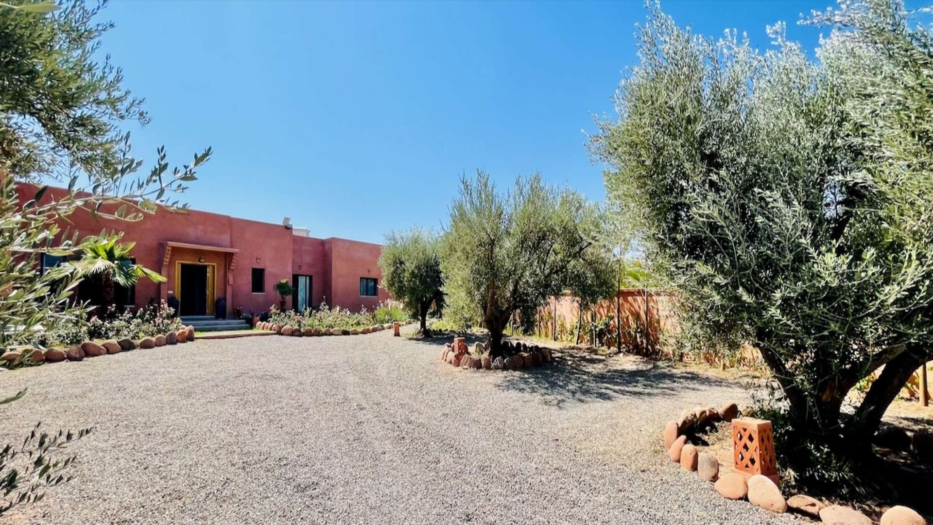 Location longue durée ,Villa,Villa Neuve Meublée de 5 suites avec Hammam Beldi construite sur 4000 M2 de jardin à 20min. du centre de Marrakech,Marrakech,Route de l'Ourika