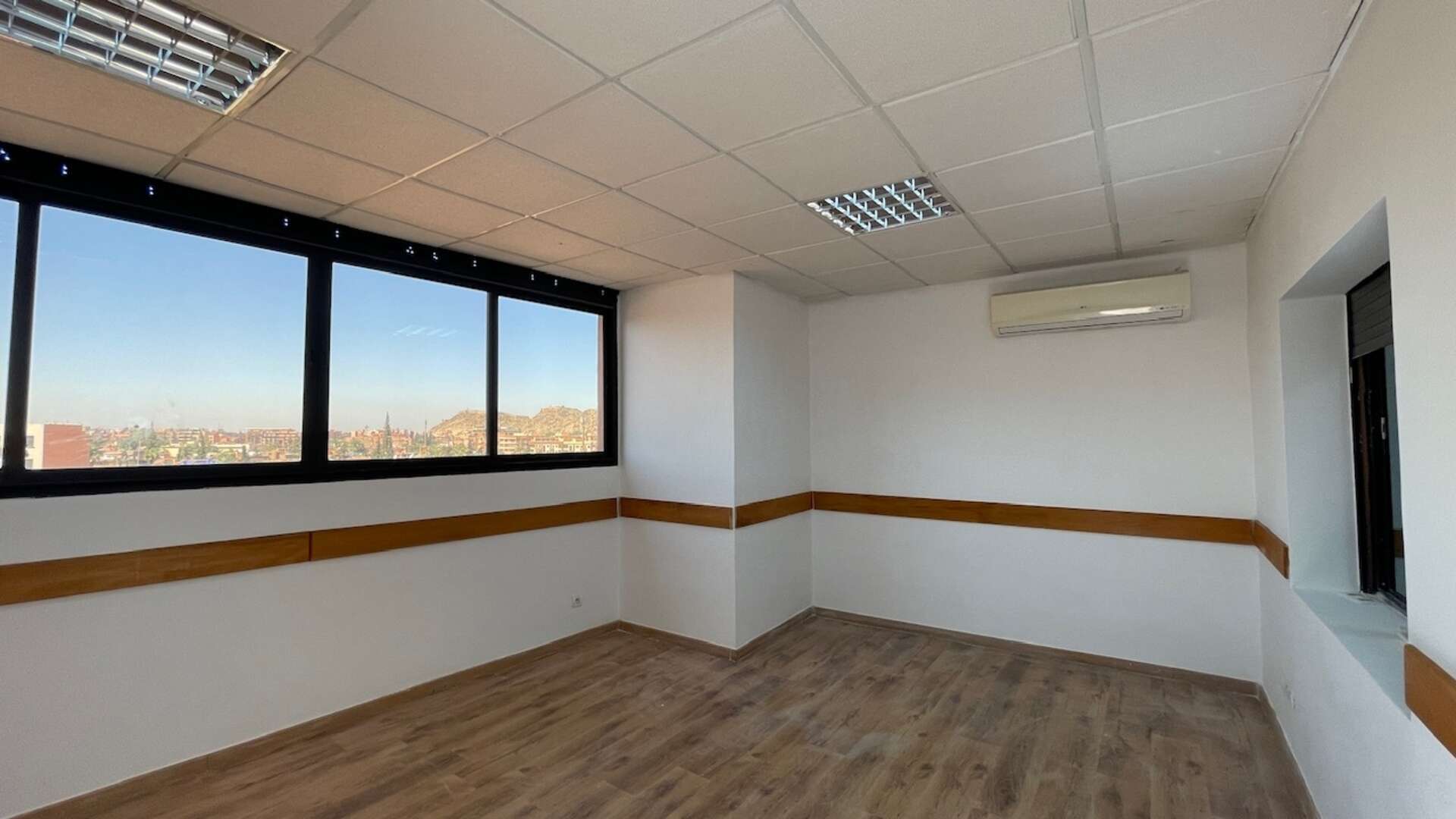 Vente,Bureaux & Commerces,À VENDRE – Bureau 81 m² – Avenue Moulay Abdellah (Route de Safi) – Marrakech,Marrakech,Route de Safi