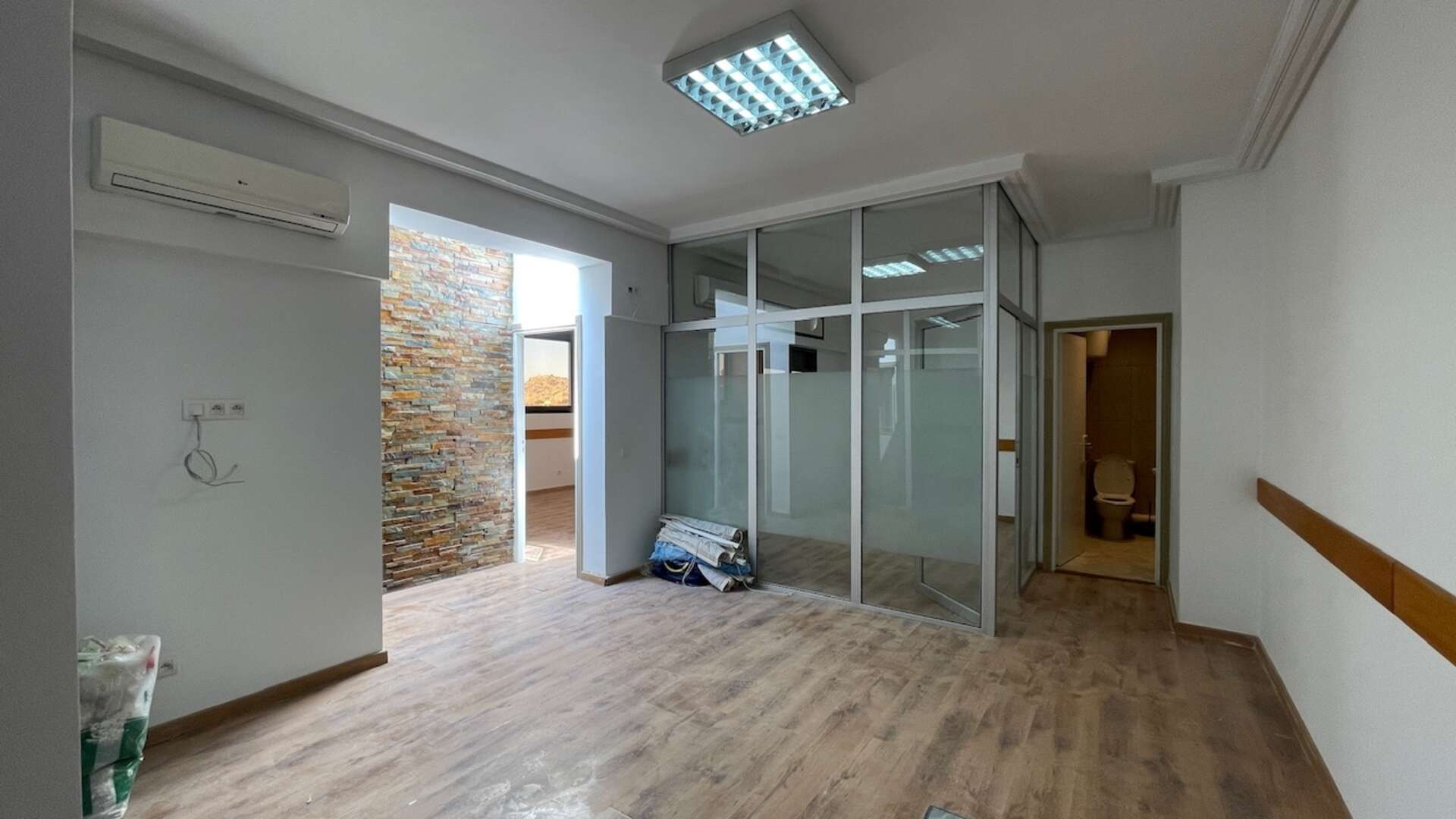 Vente,Bureaux & Commerces,À VENDRE – Bureau 81 m² – Avenue Moulay Abdellah (Route de Safi) – Marrakech,Marrakech,Route de Safi