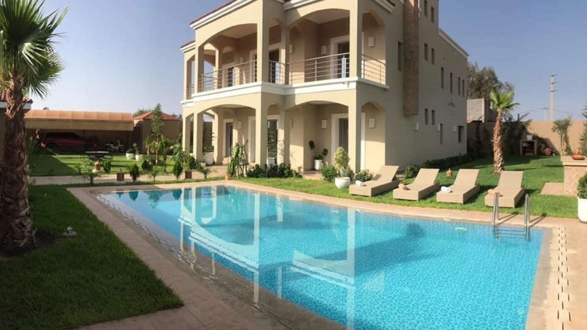 Vente,Villa,Villa de luxe à vendre à Marrakech. 4 belles chambres. Piscine et air conditionné,Marrakech,Route Amizmiz