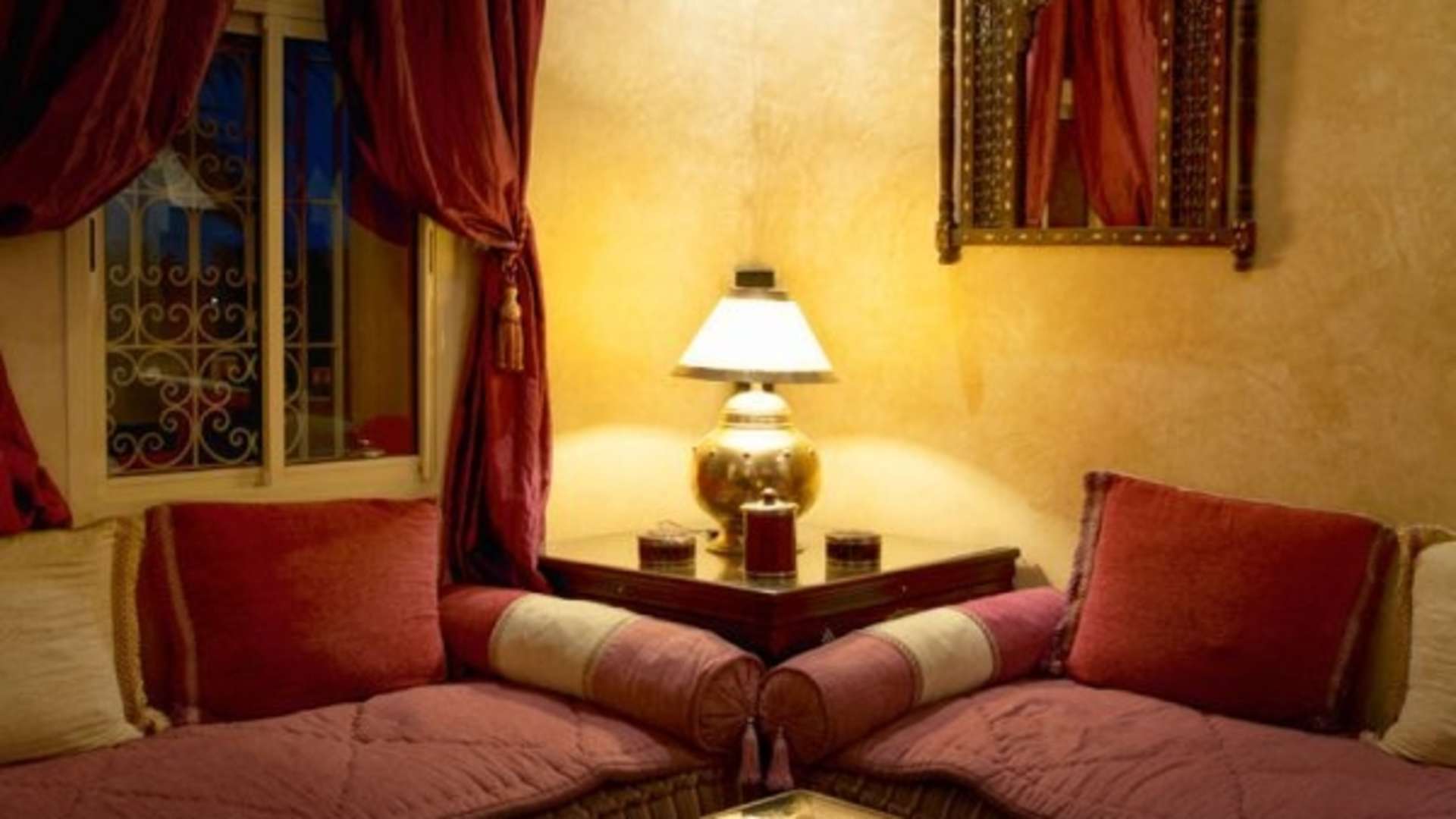 Location de vacances,Villa,Luxueuse villa d’environ 500 m², dans un parc privé d'1Ha avec piscine 8 personnes,Marrakech,Tamazouzte