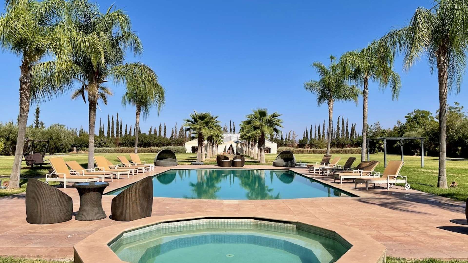 Location de vacances,Villa,Propriété Privée sur 1 Ha avec 3 villas de 5 ch. 2 piscines, Spa, Salle de Sport & Hammam à Marrakech,Marrakech,Route d'Ouarzazate