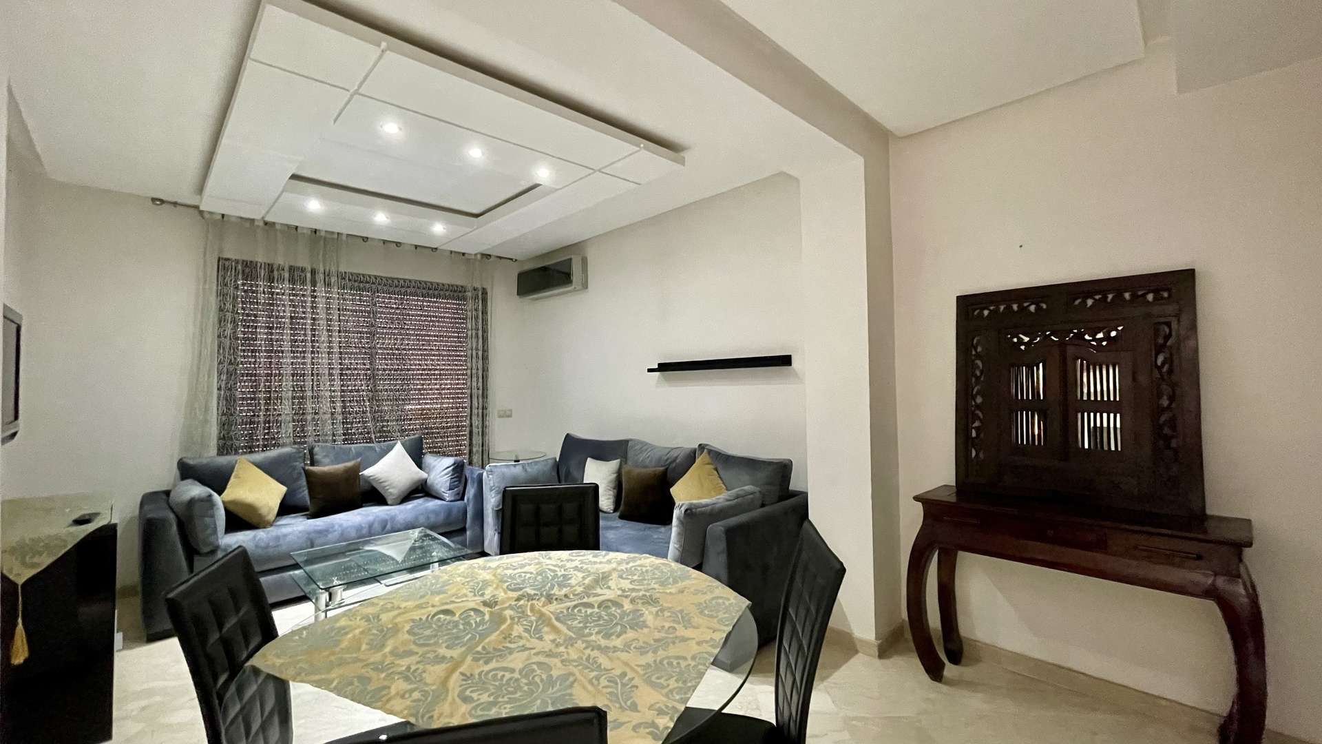 Location longue durée ,Appartement,Magnifique Studio 1 ch. Salon dernier étage avec Terrasse. Résidence avec piscine Guéliz Marrakech,Marrakech,Guéliz